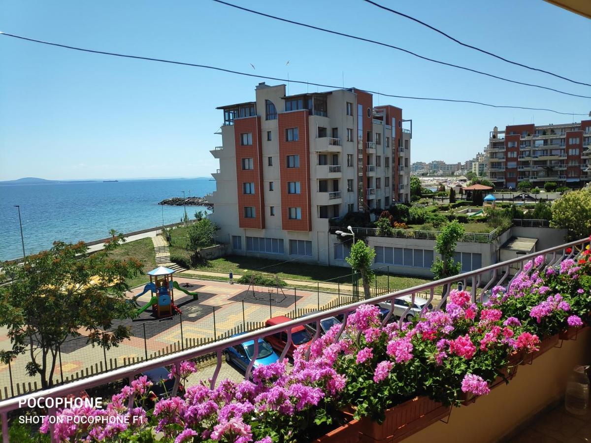 Homestay Kostadinov Pomorie Exterior photo