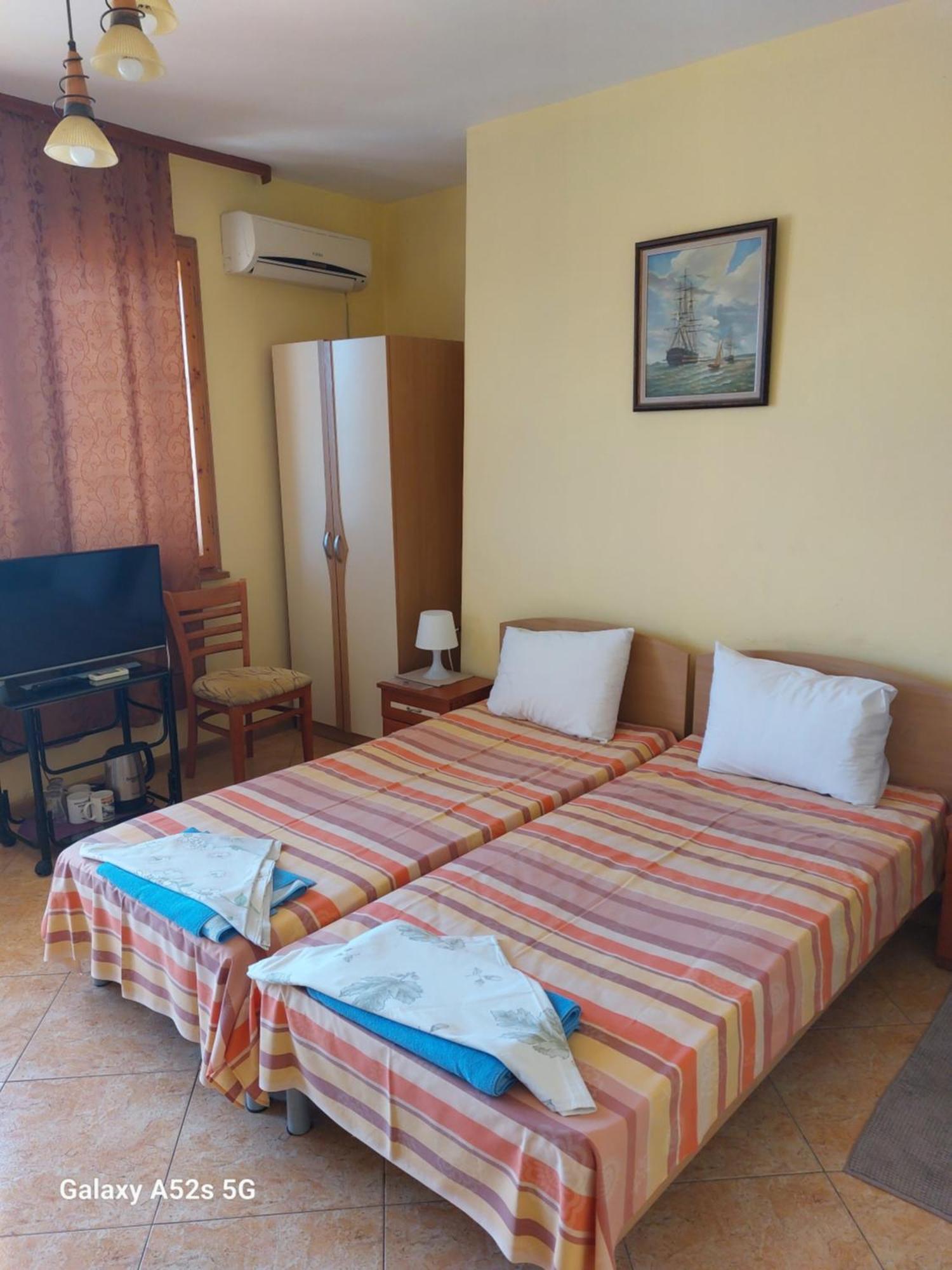 Homestay Kostadinov Pomorie Exterior photo