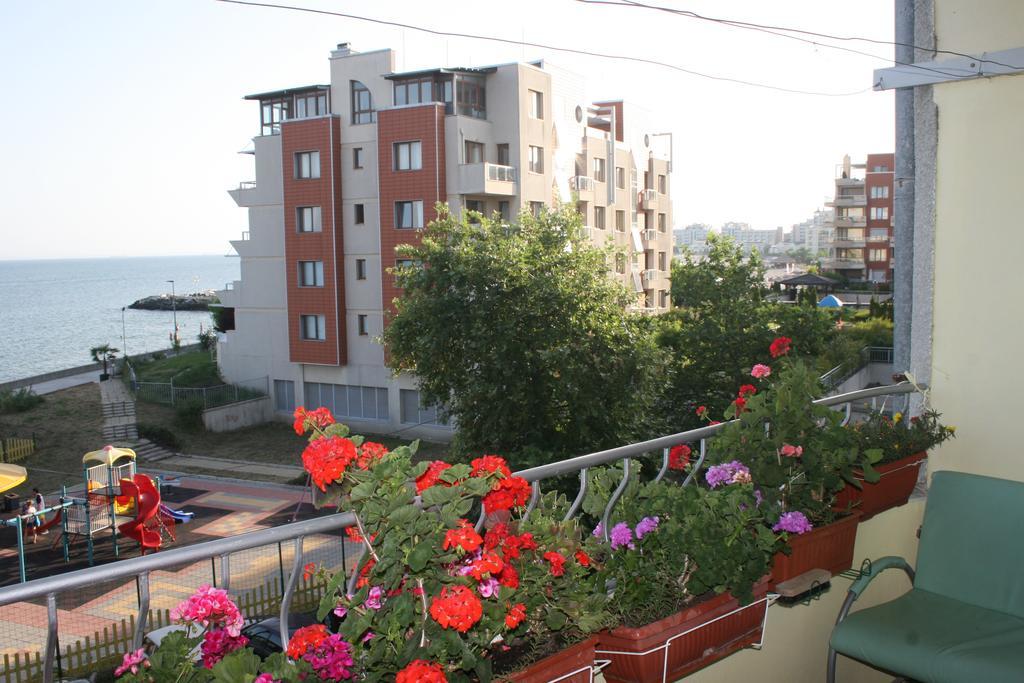 Homestay Kostadinov Pomorie Exterior photo