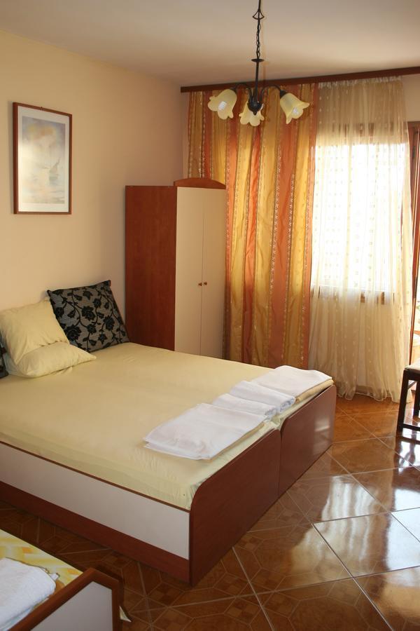 Homestay Kostadinov Pomorie Exterior photo